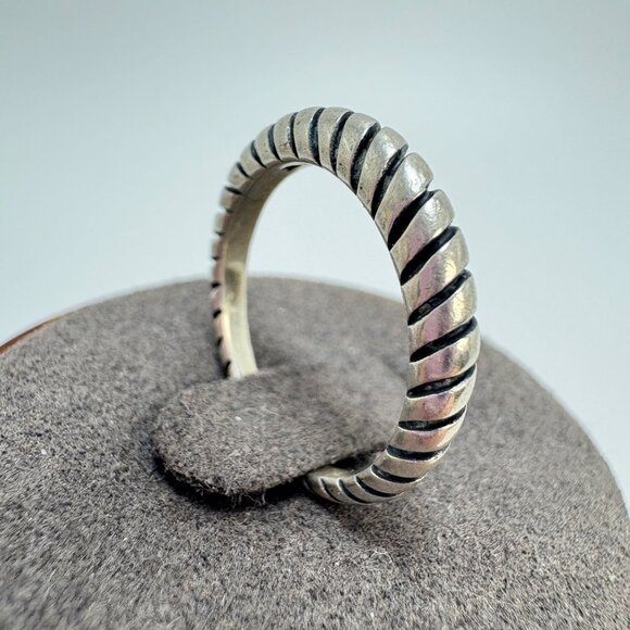 VTG Solid Sterling SIlver 925 Twist Design Half Round Band Ring Size 6 - Picture 3 of 11